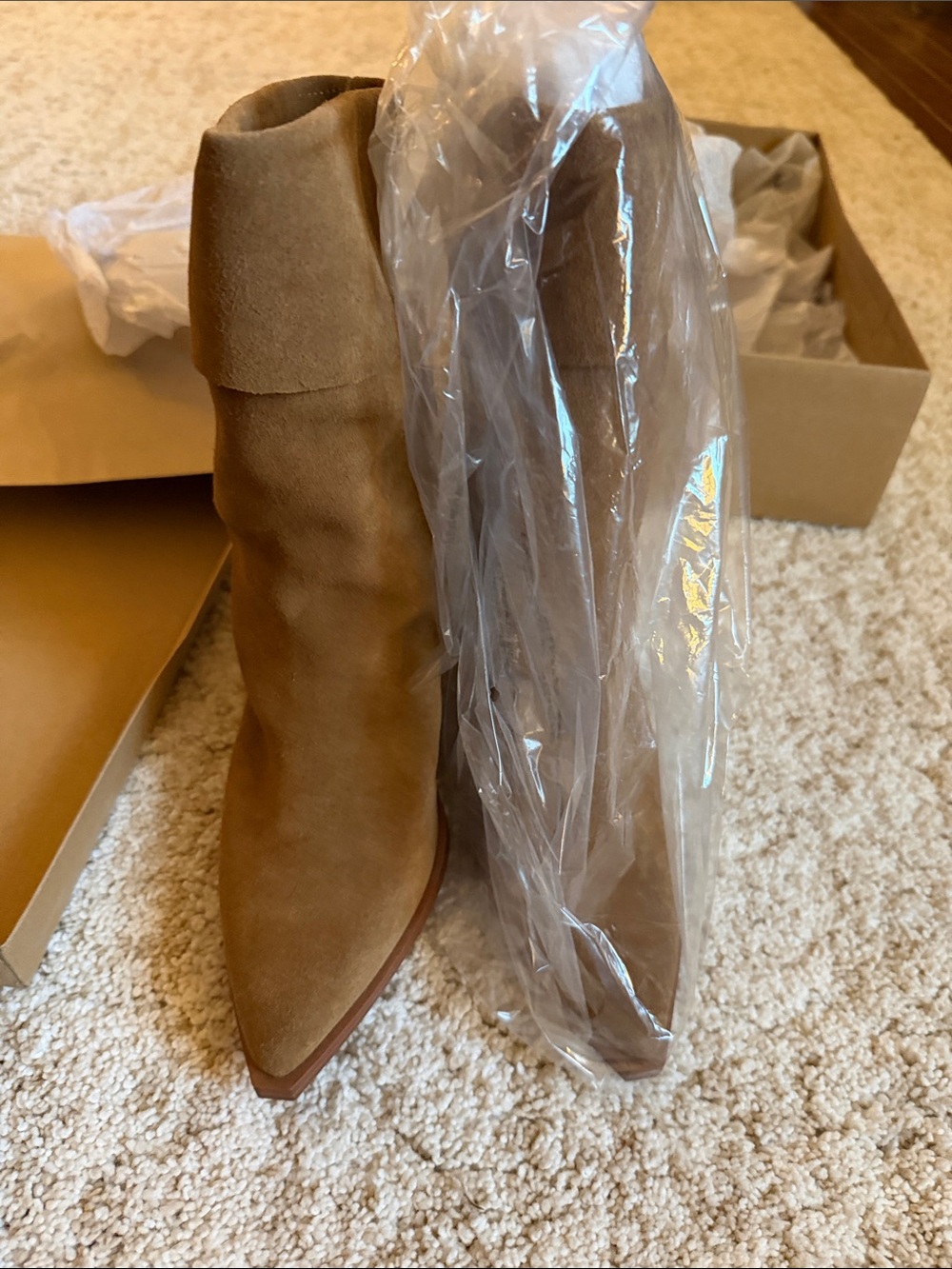 New in Box- Women’s Steve Madden Latasha Tan Suede boots size 8 - Picture 6 of 12